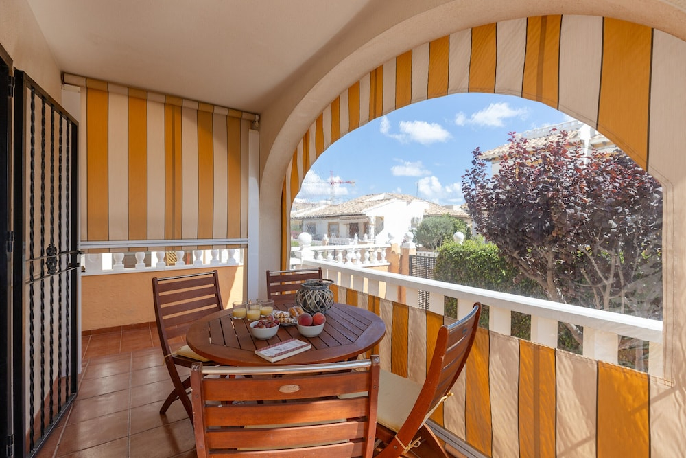 Honey Life Villa by Fidalsa