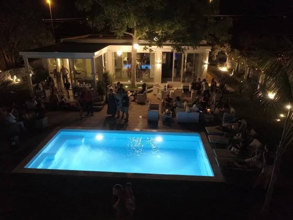 T Villa