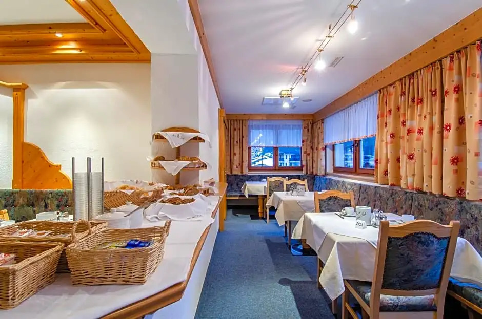 Hotel Garni Golfais