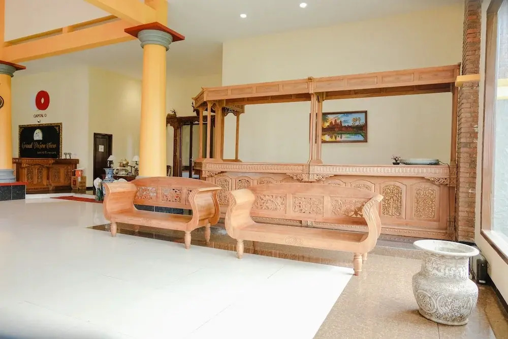 Capital O 893 Grand Pujon View Hotel