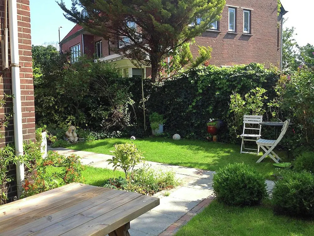Pretty Holiday Home With Terrace, Garden, Garden Furniture