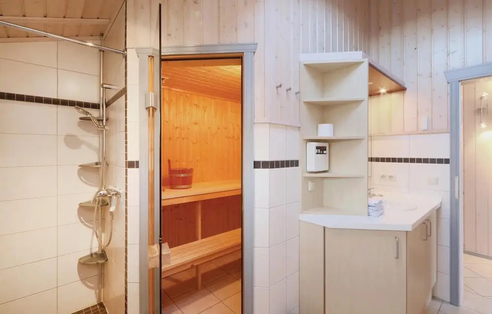Nice Home In Rechlin With Sauna