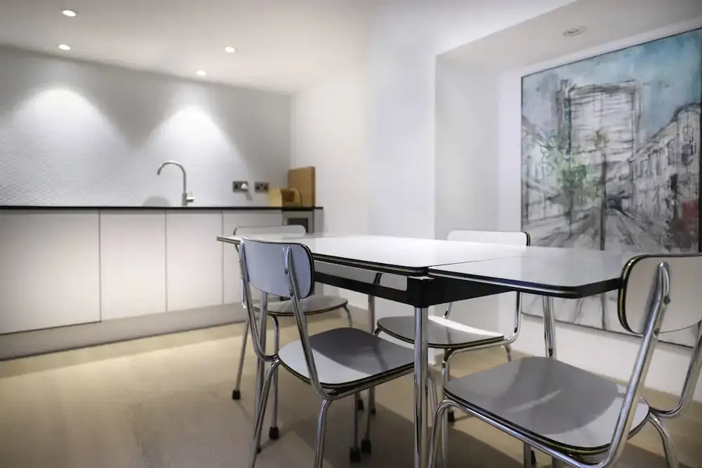 1 Bedroom Flat In Kensington