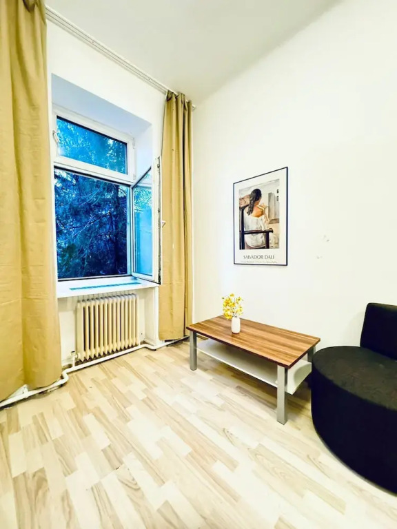 Modern 3BR Apartment 10 Min to FAC Platz