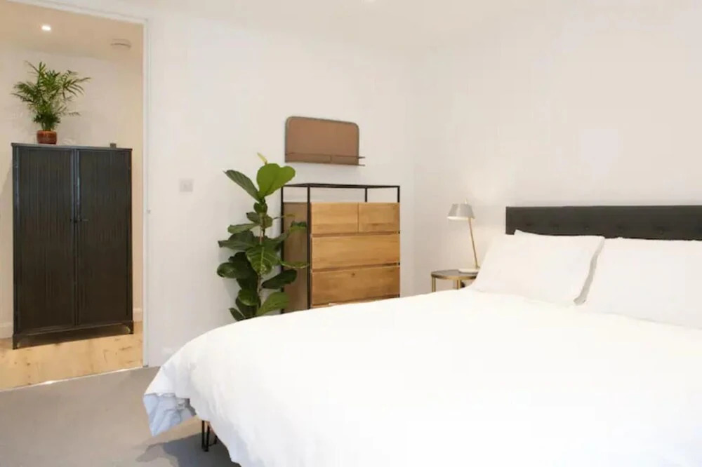 Stunning Newly Refurbished 2BD Shoreditch Flat