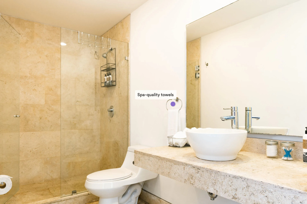 Casai Huge and Incredible 2BR 2BA Apt in the Heart of La Condesa