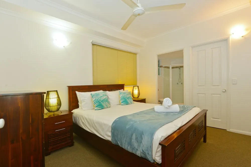 Latitude 16 Tropic Sands