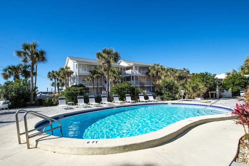 Summer Breeze 312 1 Bedroom Condo by RedAwning
