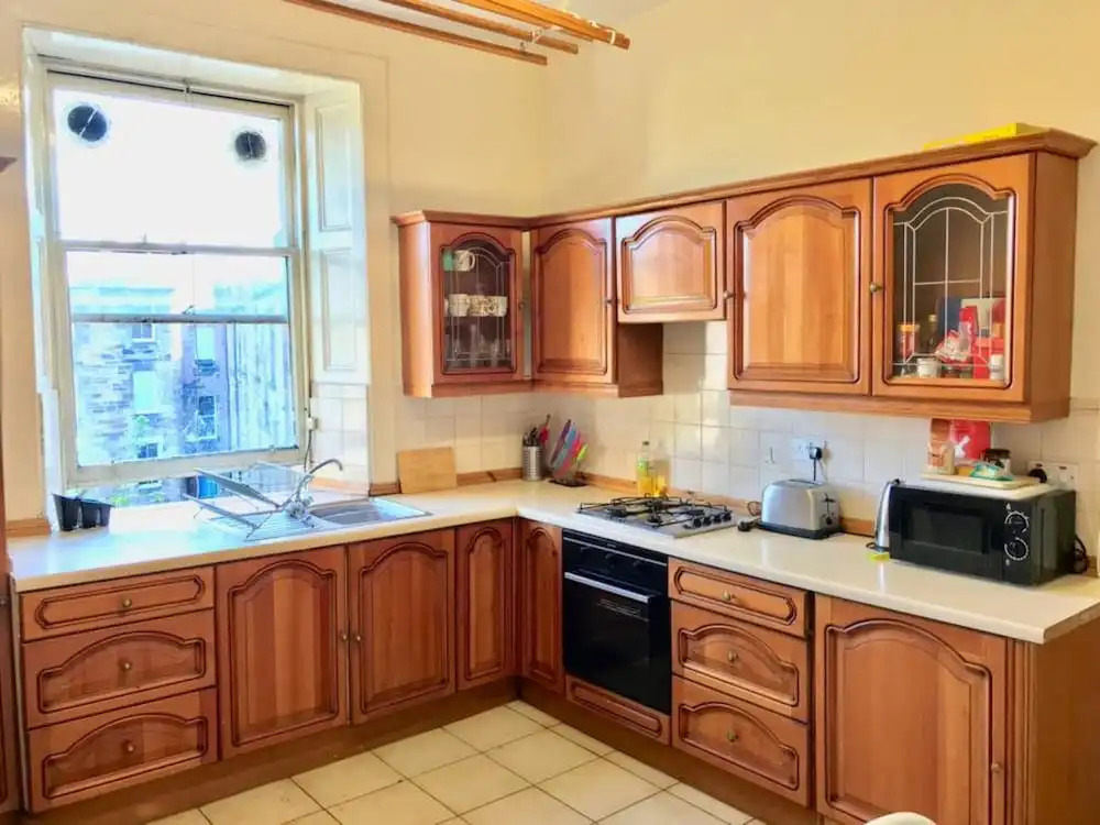 Fabulous 6 Bedroom Edinburgh Apartment