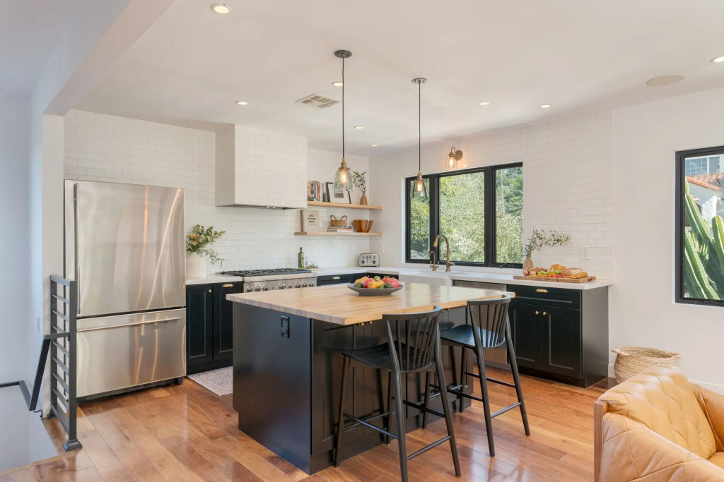 Silver Screen by Avantstay Luxe Backyard Escape