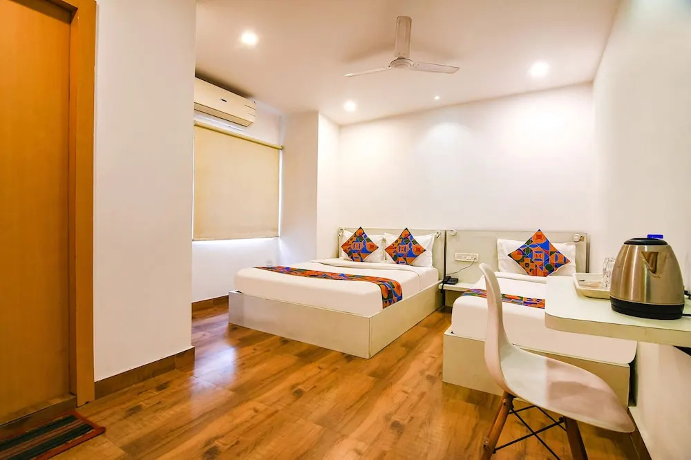 FabHotel Globe Express - Nr Ruby Hospital