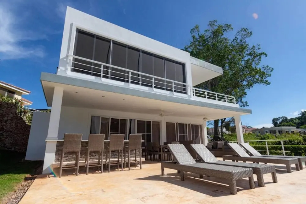 Private 3 Bedroom Villa Near Walking Trail
