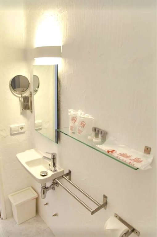 Som Suret Cool Hostel - Adults Only