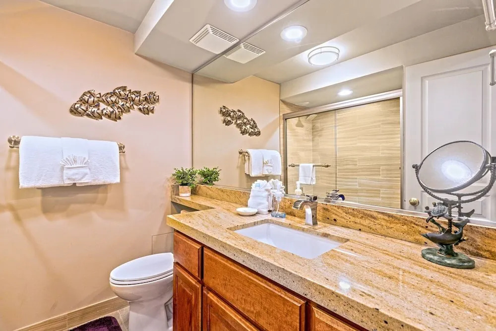 Kaleialoha 106 Ocean Front 1bd/1ba 1 Bedroom Condo by RedAwning