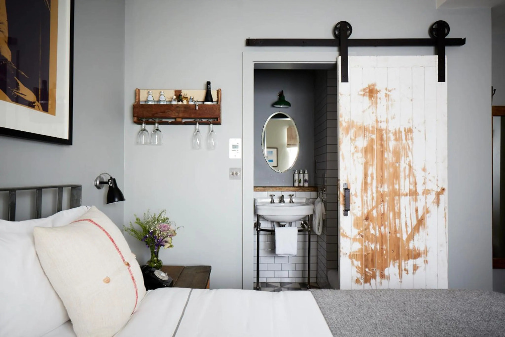 Artist Residence London