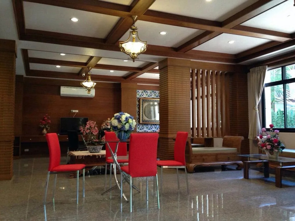 Muangchalearm Apartment