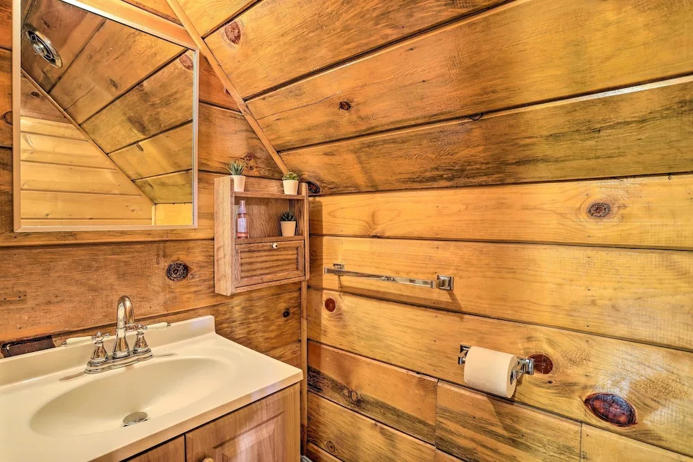Big Bear Lake Cabin ~ 4 Mi Snow Summit Ski Resort