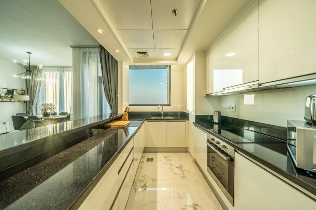 Al Habtoor City - Amna Tower 3701