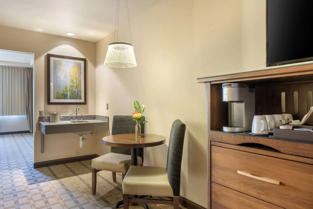 Best Western Premier Boulder Falls Inn