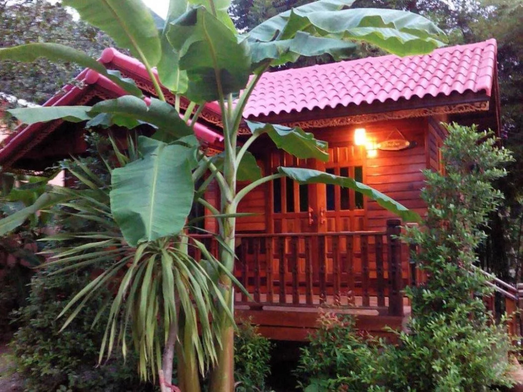 Baanrimnam Banpong