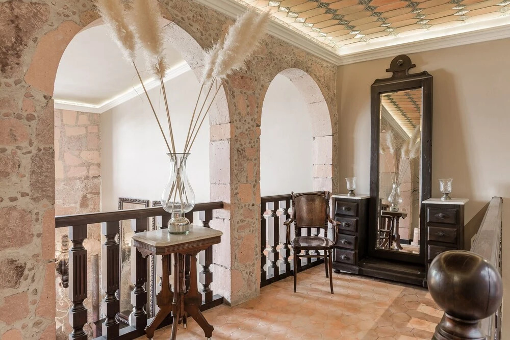 Casa Vista 6BR Villa, 16p Jacuzzi Pool, Staff & Breakfast