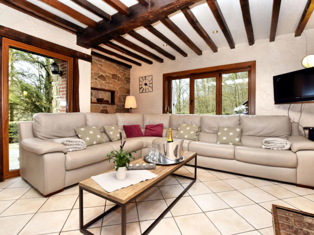 Durbuy Forest Villa with Pool