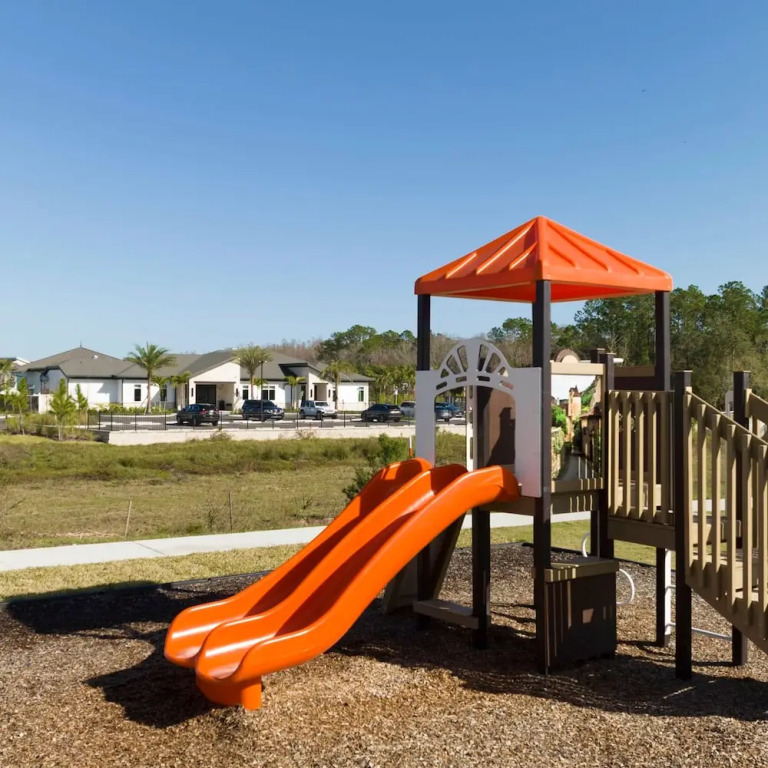 4Bd Close to Disney With Pool at Storey Lake 2560