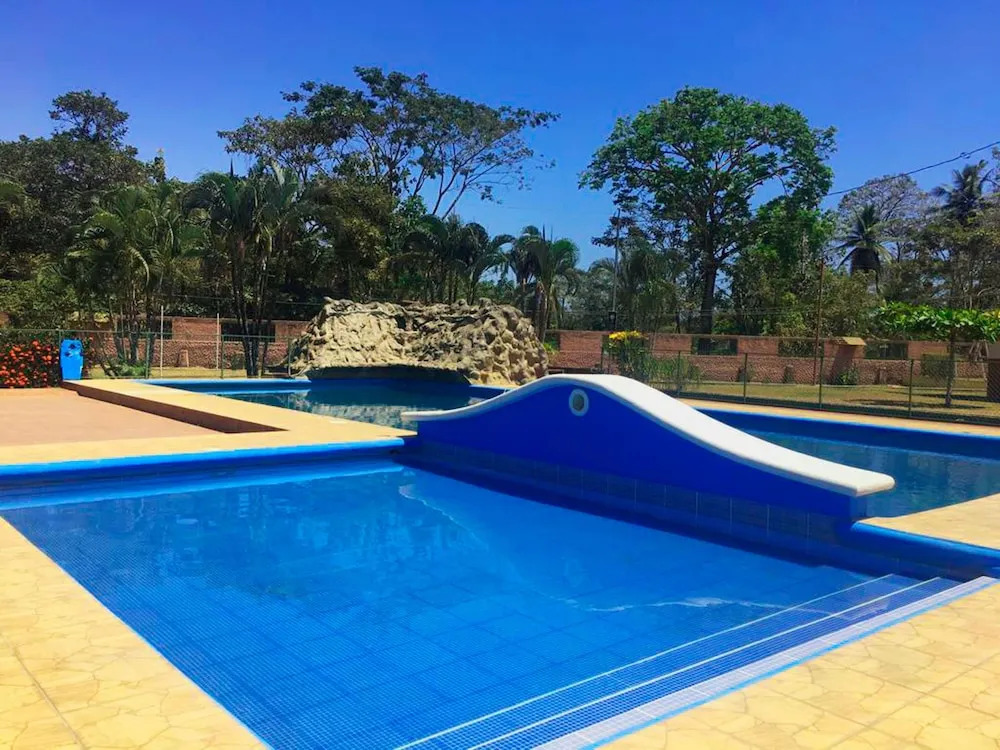 Villa Jaco Sol 4 bdr resort pool near the beach
