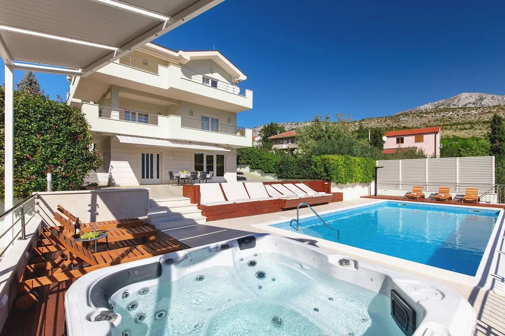 Luxury Villa Lovric Private Heated Pool