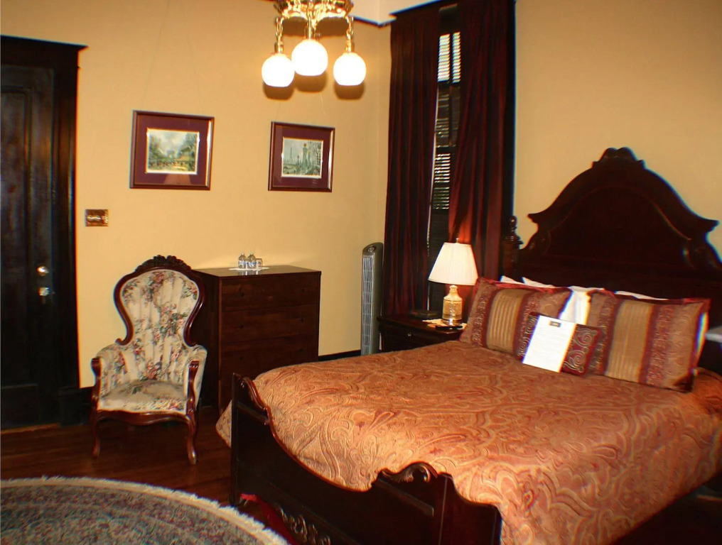 Canal Street Inn