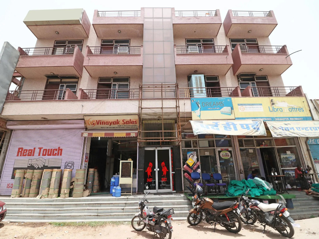 OYO 12775 Bharat Plaza