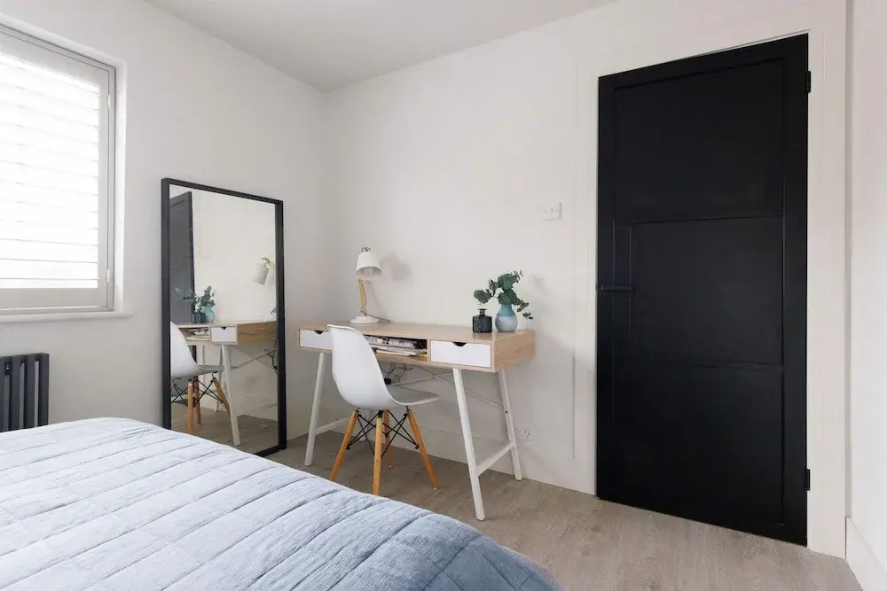Stylish 4 Bed Home Close to Beach