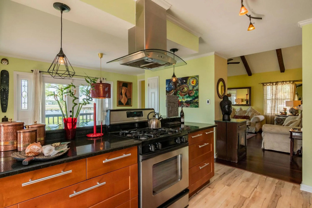 Dockside Paradise by Oak Island Accommodations