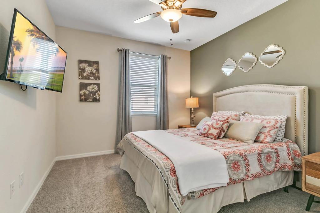 5 Bedrooms 55 Bathrooms Solara 1620 Hg