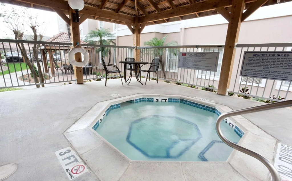 McAllen Plaza Hotel & Suites