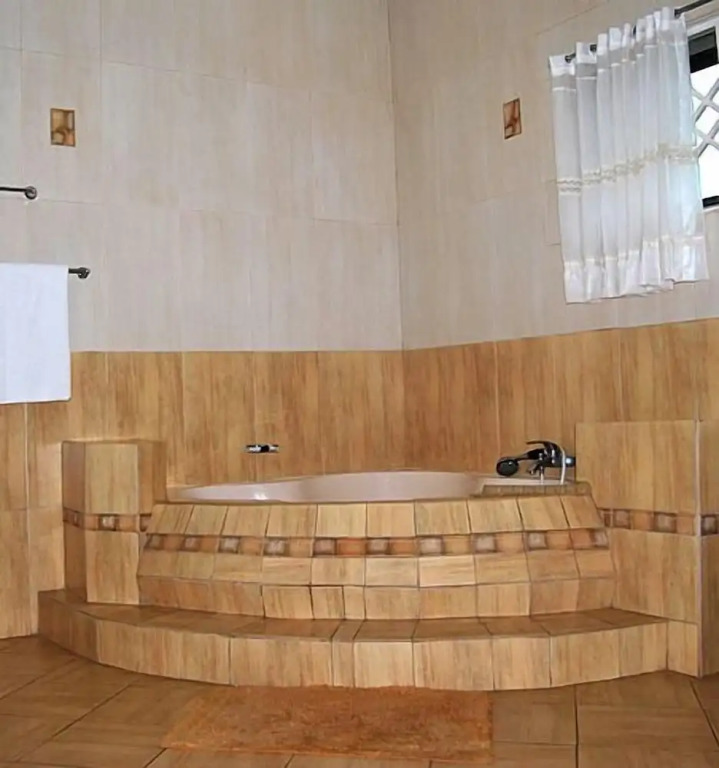 Acacia Lodge, North Legon