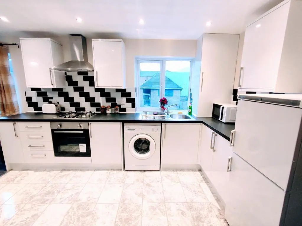 Crystal Suite 2 -free private parking
