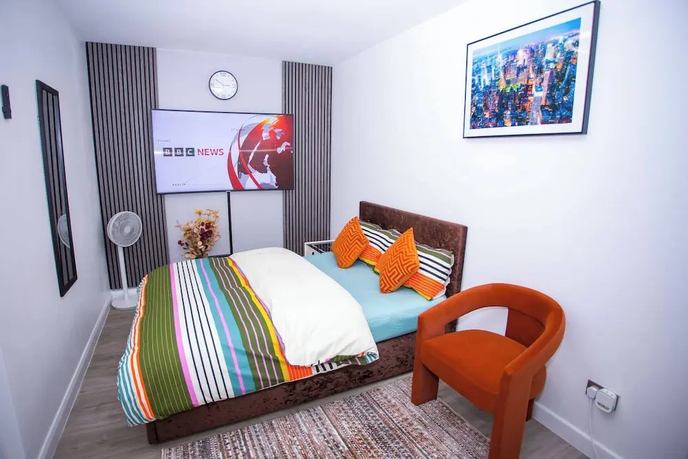 Modern 1 Bedroom Apartment in Quiet Tilbury Town