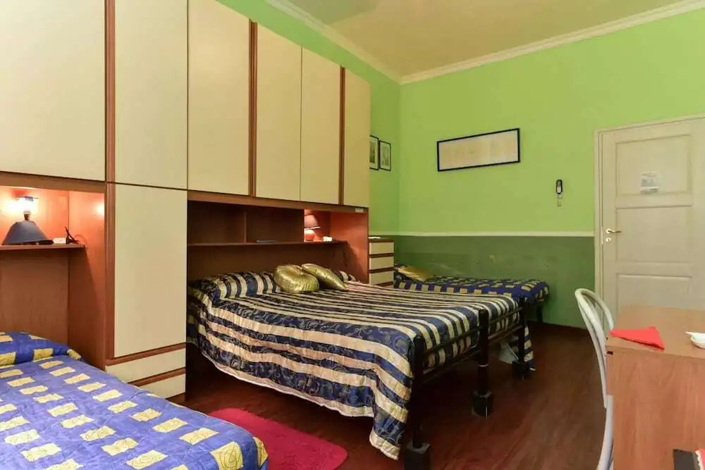 Nicole Rooms