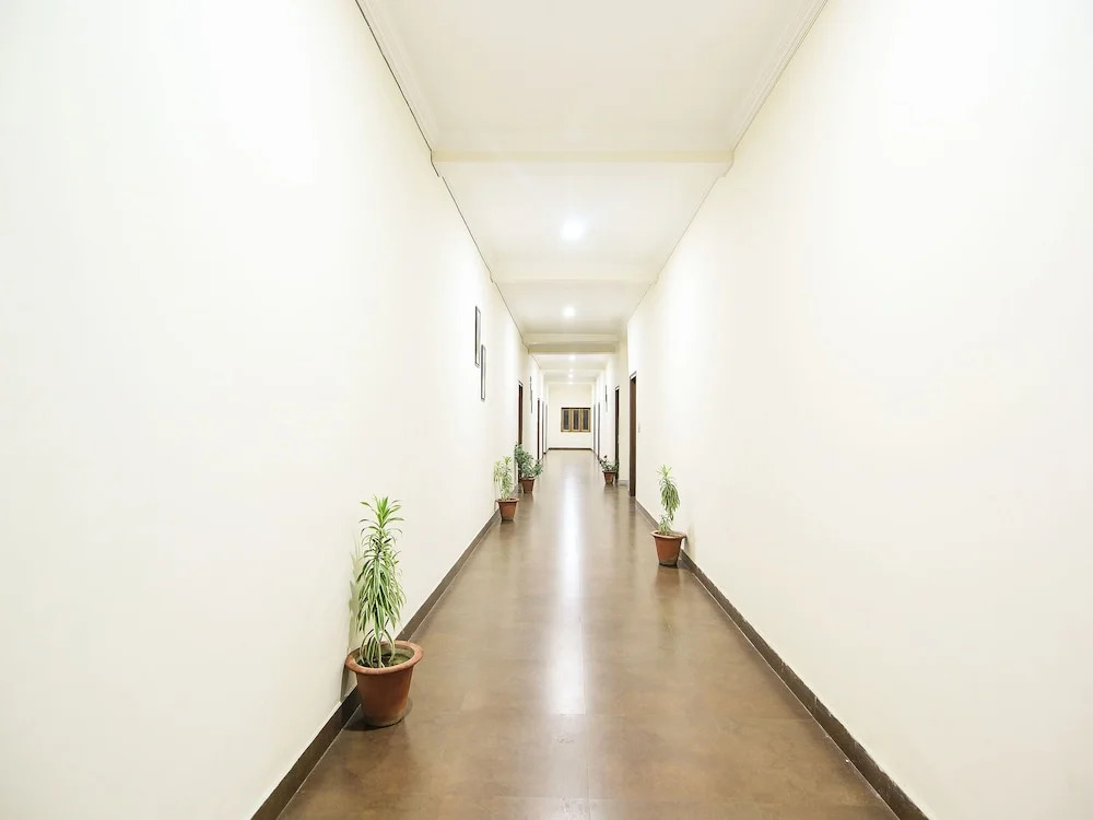 OYO 14890 Siddharth Villa