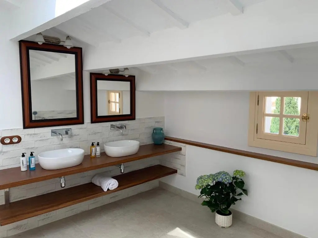 Seranova Luxury Hotel