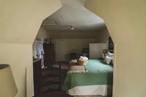 The House at Seven Oaks