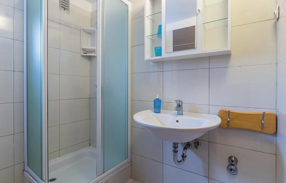 Beautiful Home in Brnobici With Wifi, 2 Bedrooms and Outdoor Swimming Pool
