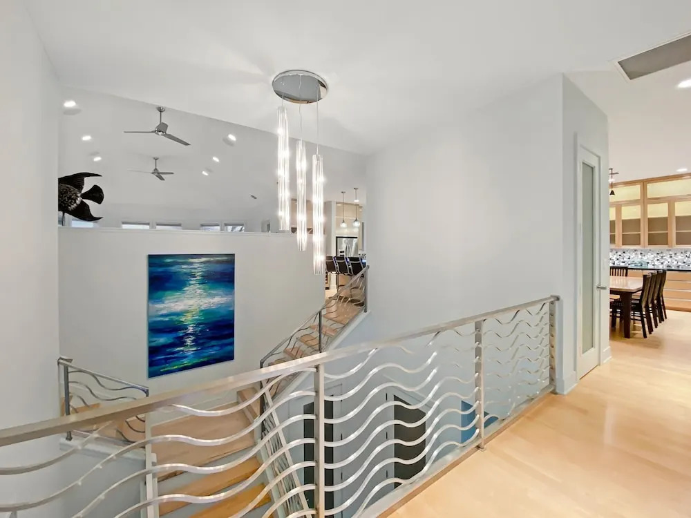 1893bays 5 Bedroom Home