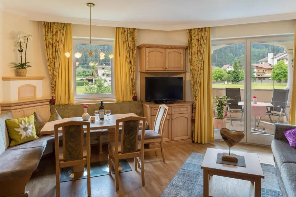 Alpenresidenz-Sonnwend - Wellness Apartments nahe Zillertal Arena