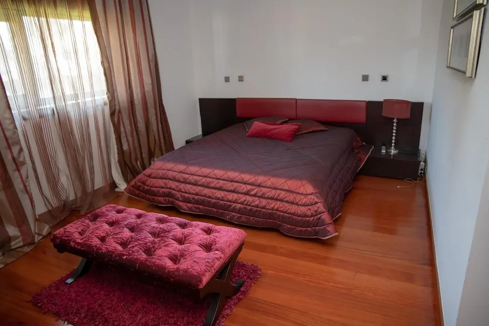 Spacious villa in Santo Tirso with private pool 850 m² and jacuzzi