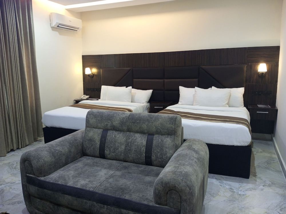 Vinpy Hotels