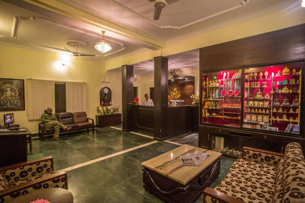 Hotel Ananda Inn