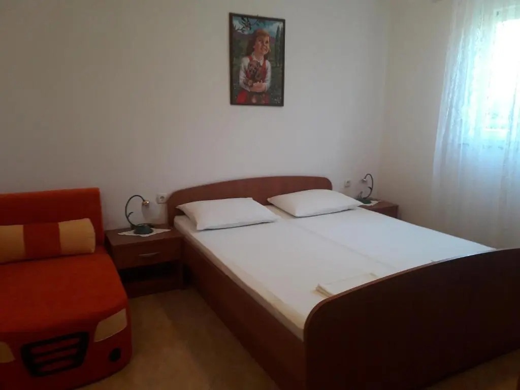 Apartmani Roza Lopar