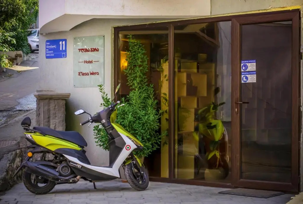 Hotel "Elesa Wera"